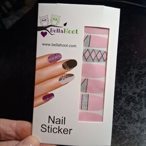 press-on nails BellaHoot 14 nail stickers pink & silver argyle pattern